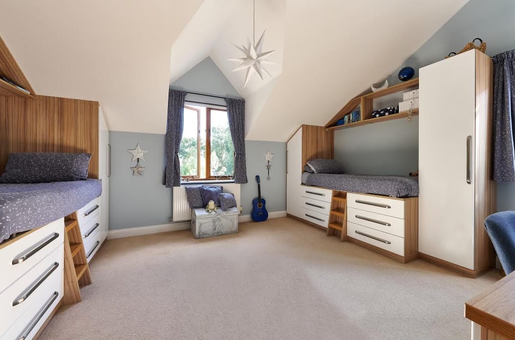 Fitted Wardrobe and bed